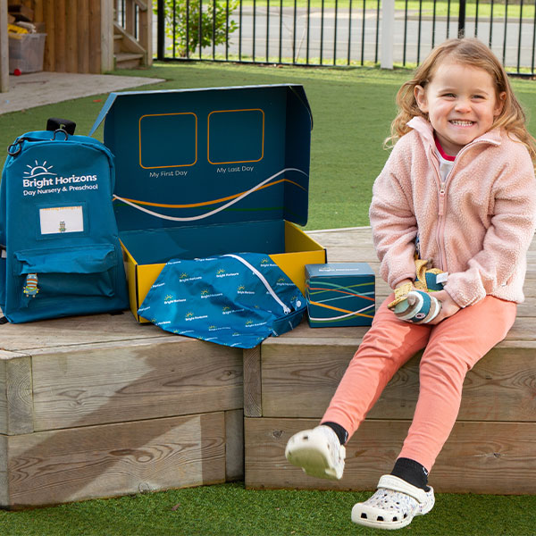 Little box of memories little girl